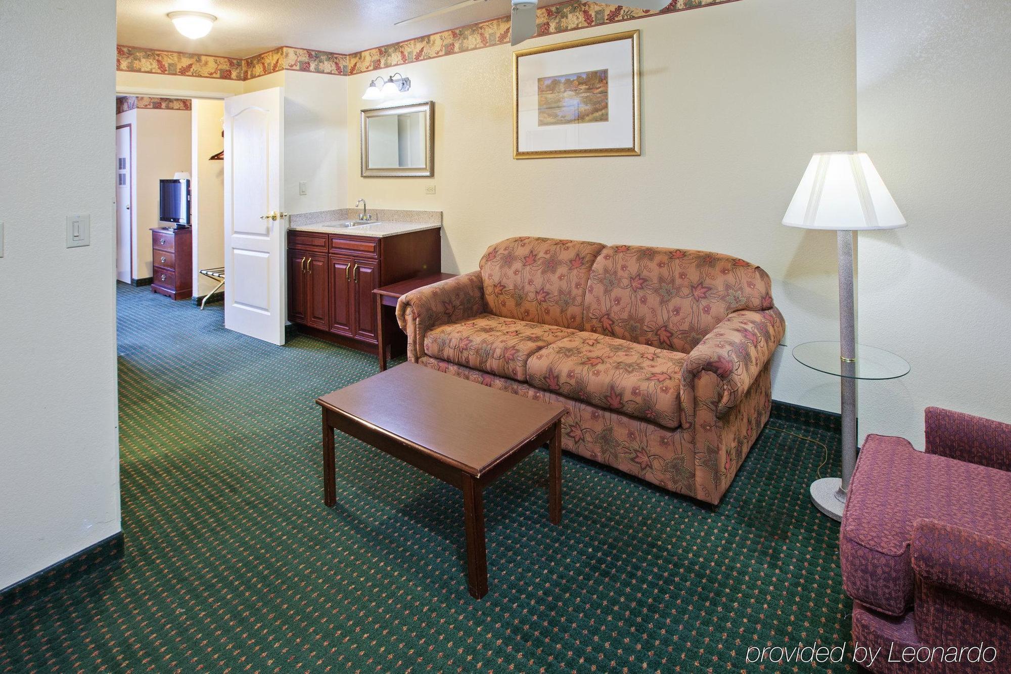 Country Inn & Suites By Radisson, Elkhart North, In Exterior photo